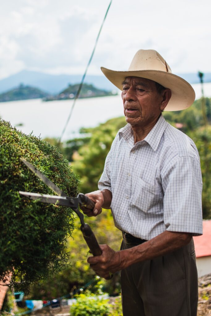 grow jardineria trabajador